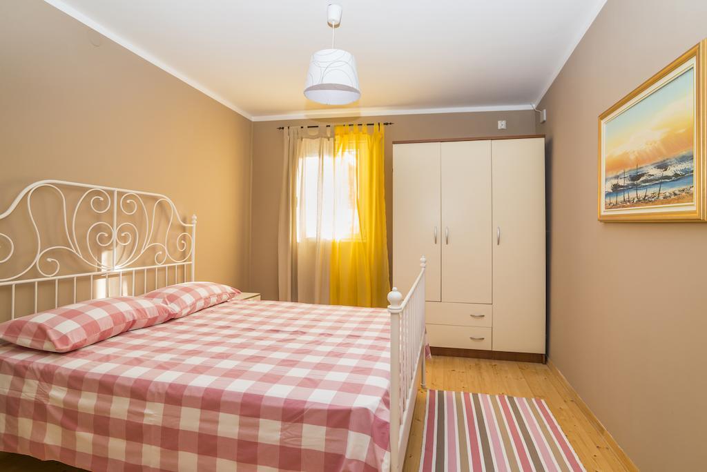 Apartments & Rooms Buoni Amici Murine Pokoj fotografie